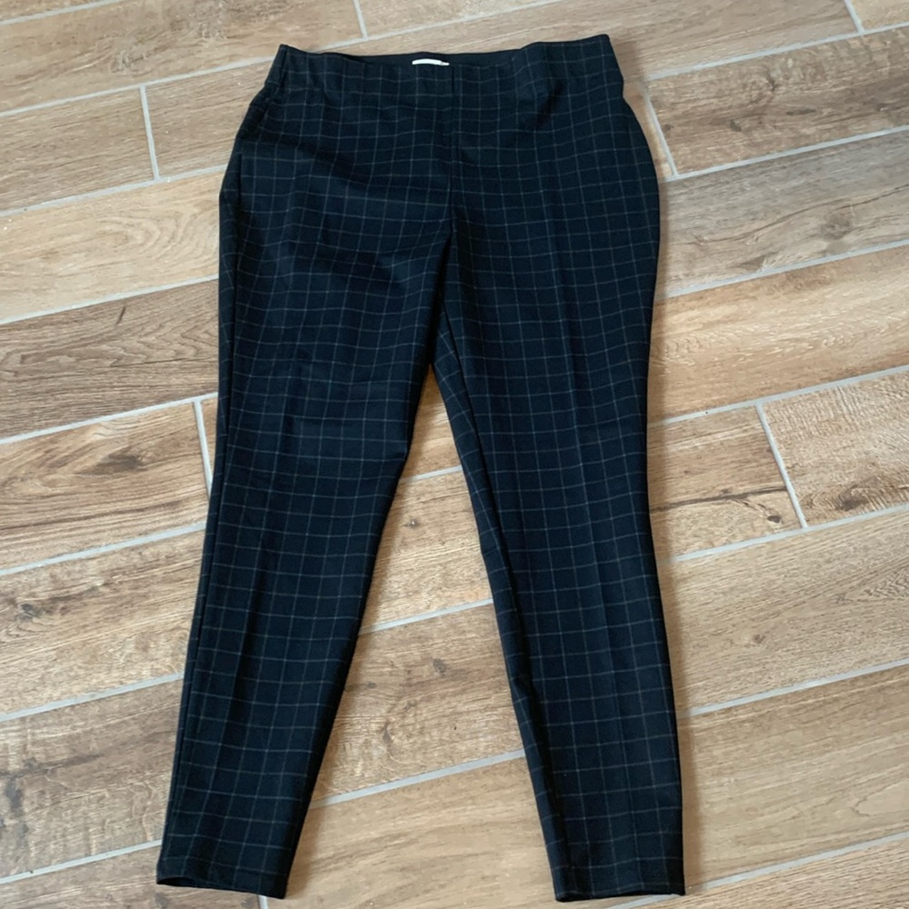Max Studio new black slimming trousers-really gold you in! Plus size!